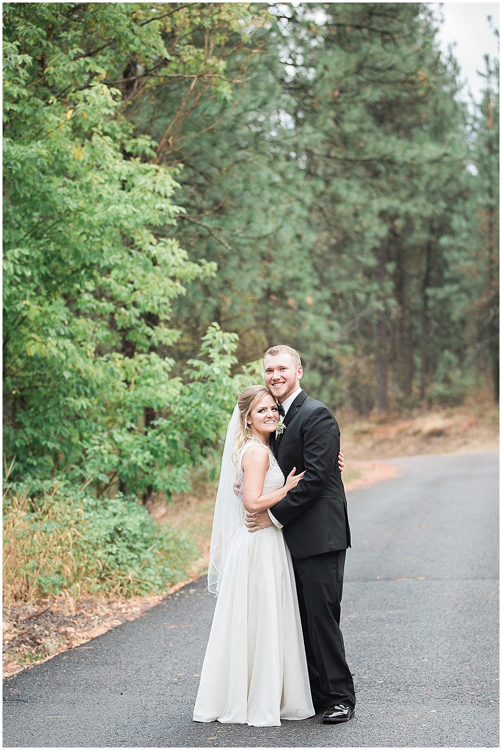 Mountain Lodge Spokane Wedding Photographer 1.jpg