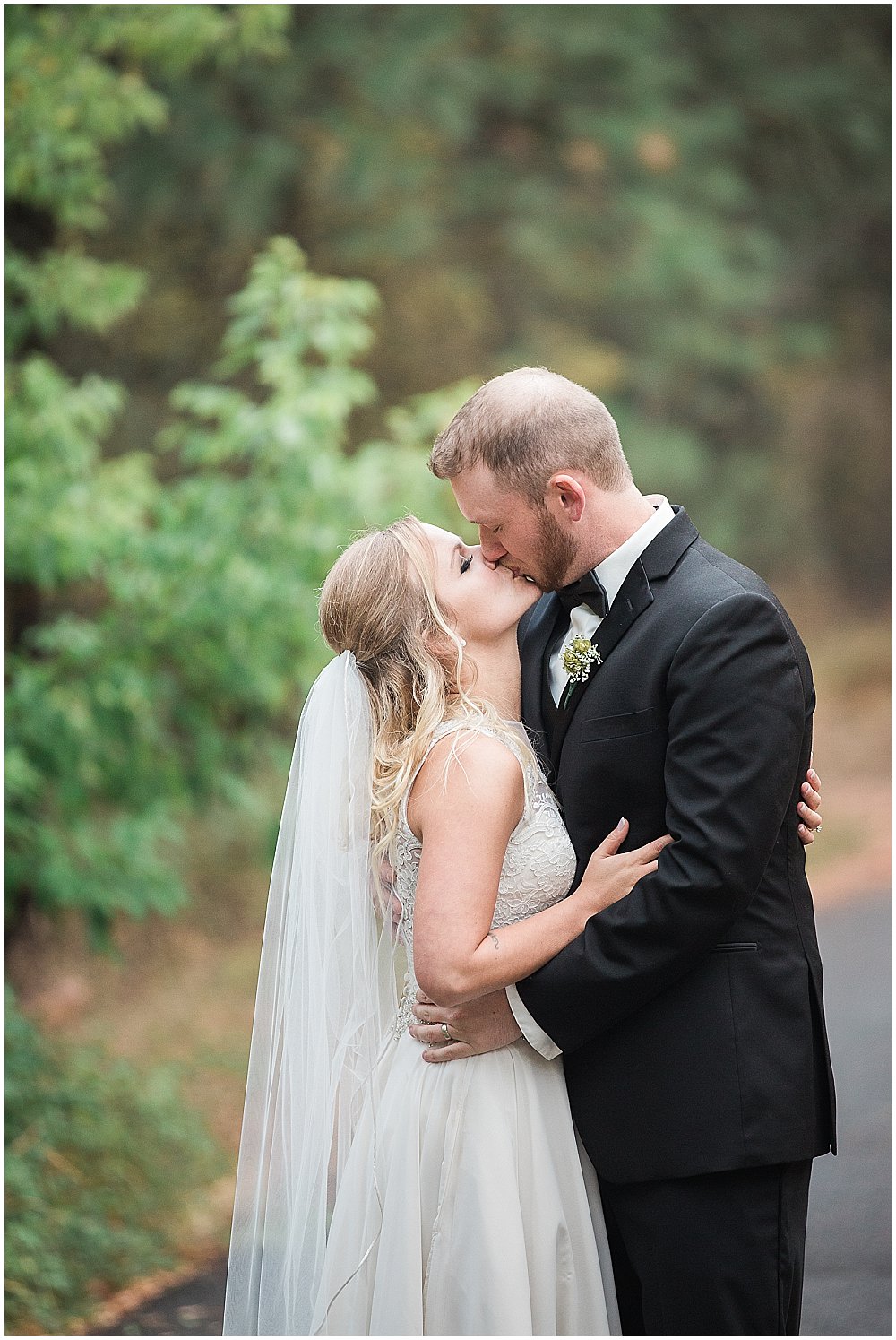 Mountain Lodge Spokane Wedding Photographer 2.jpg