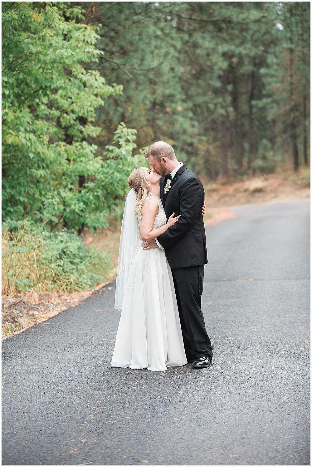 Mountain Lodge Spokane Wedding Photographer 3.jpg