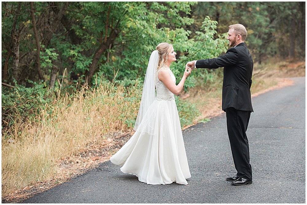 Mountain Lodge Spokane Wedding Photographer 6.jpg